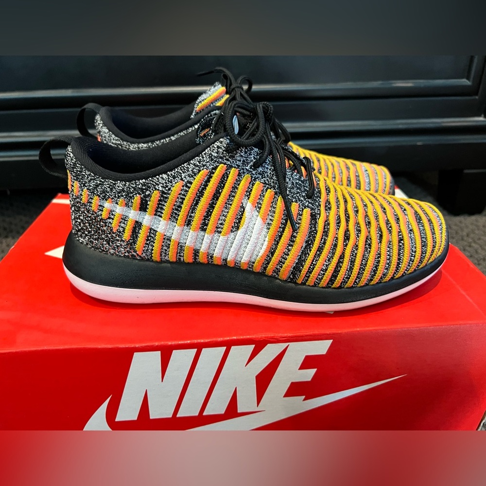 Nike Roshe Two Flyknit size 6